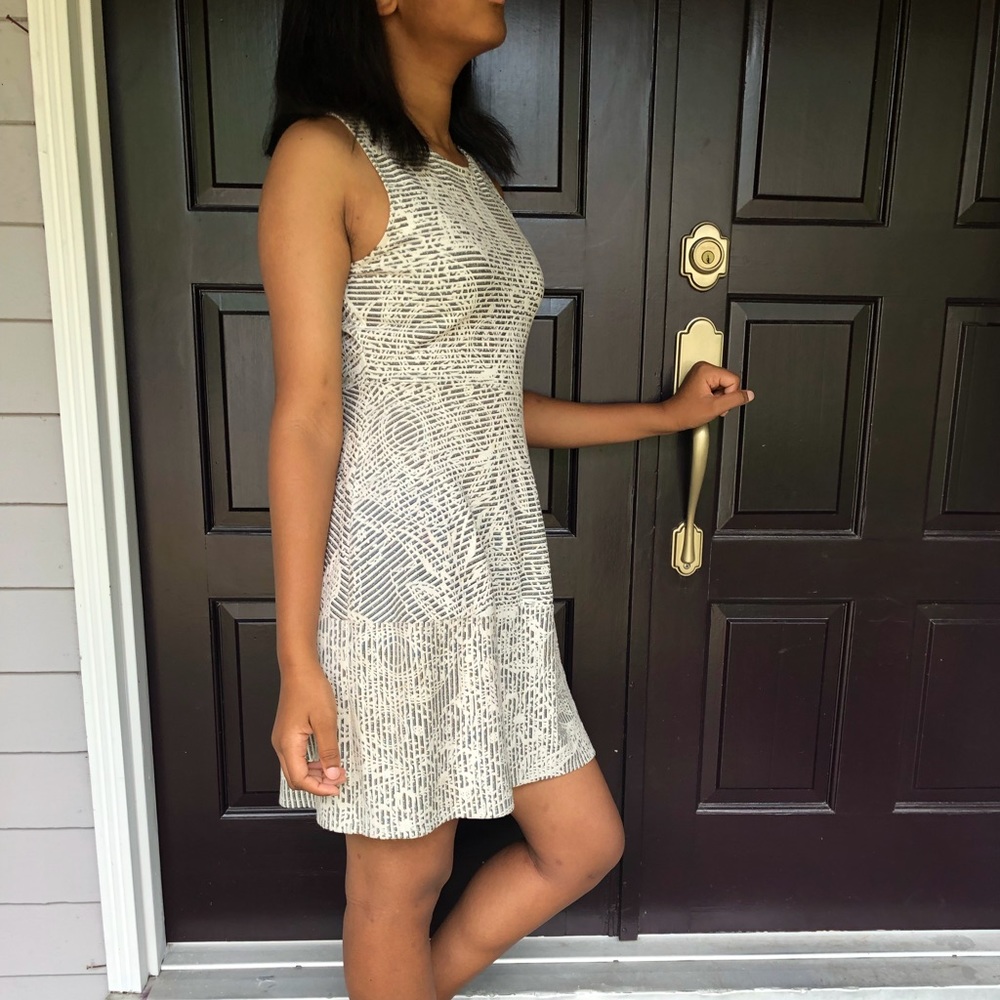 Short white and grey dress